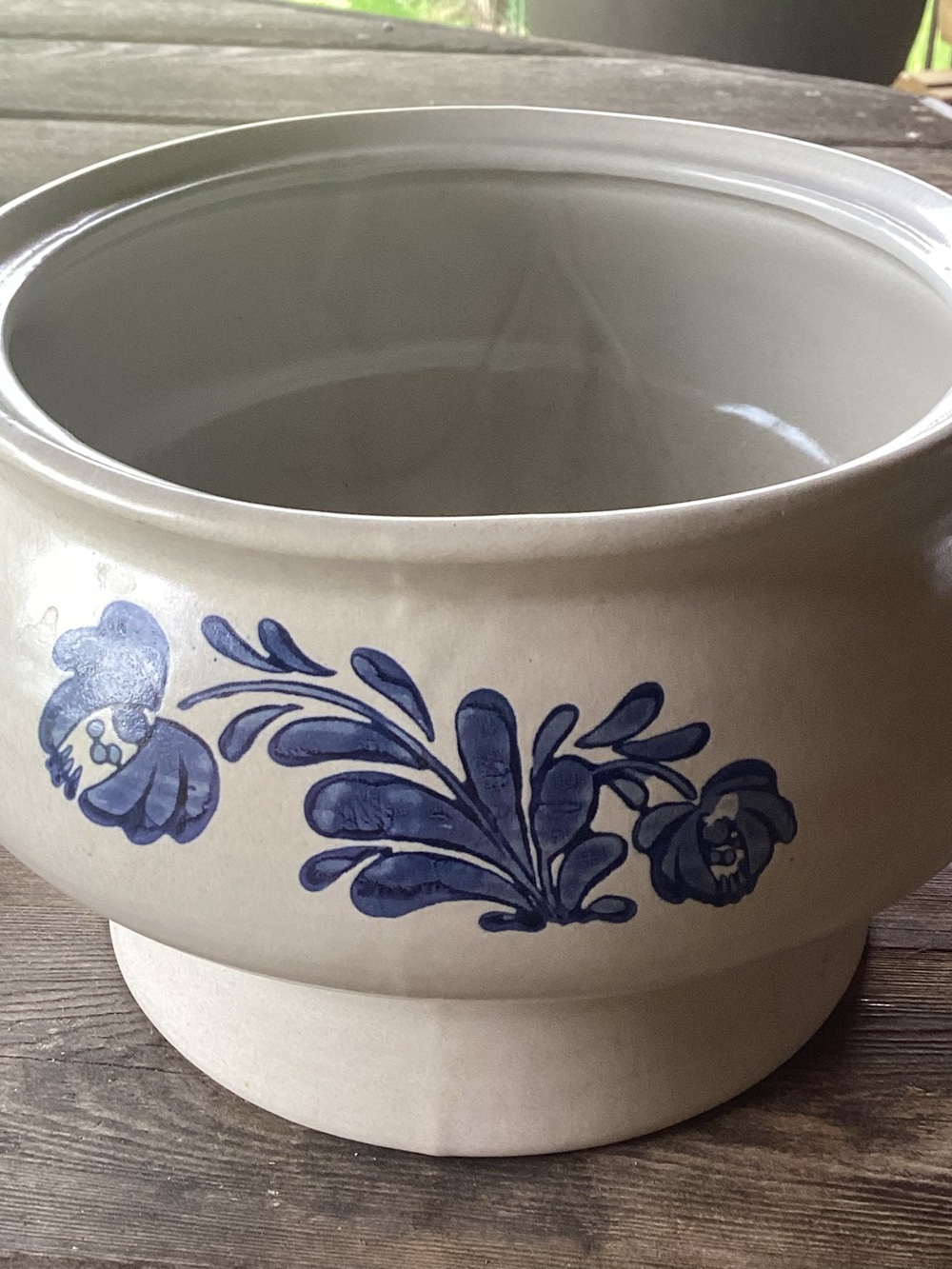 Pfaltzgraff Yorktowne Vintage Soup Tureen - no lid or ladle